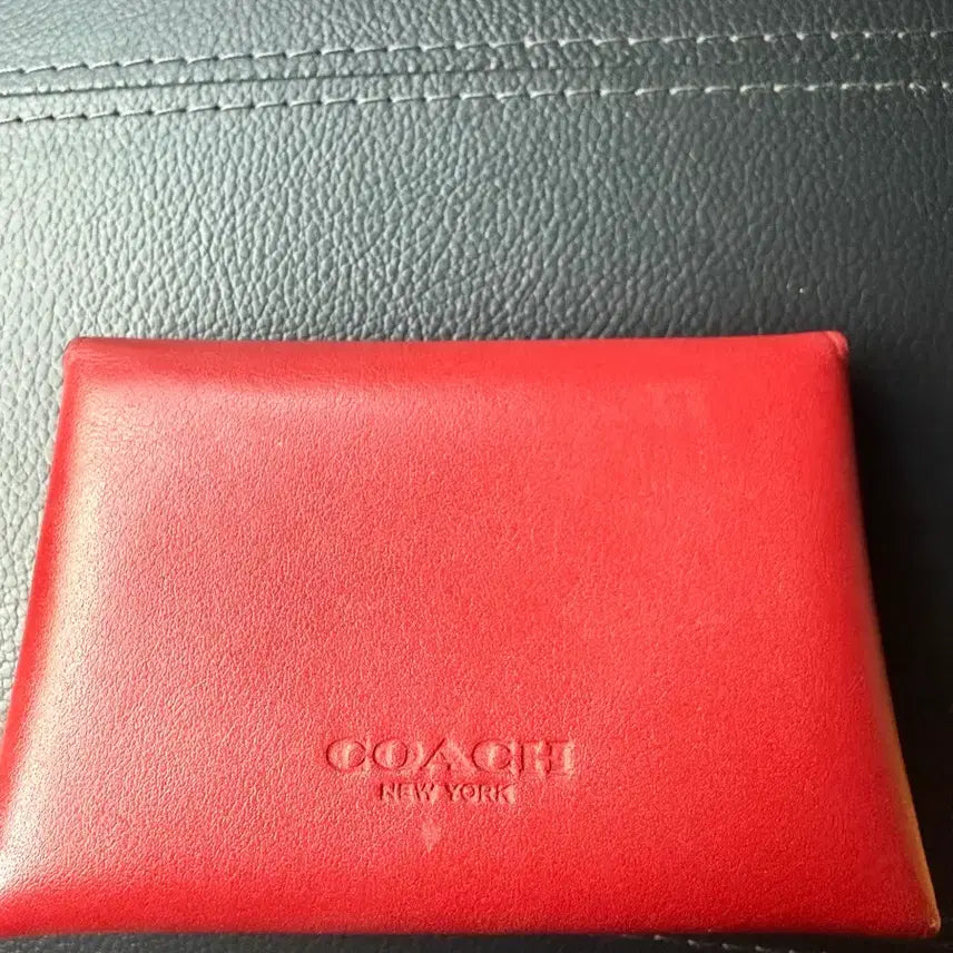 [BUNJANG] Coach Turnlock Card Wallet / 코치 빨간색 턴락 카드 지갑