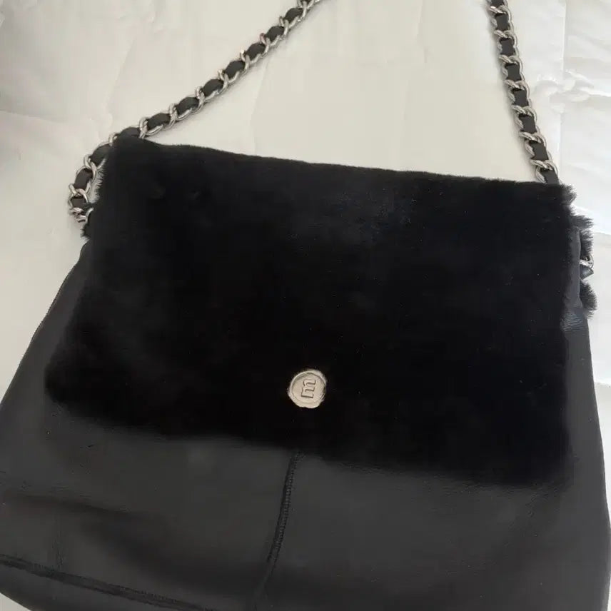 [BUNJANG] Minitmute Pebble Chain Bag Black / 미닛뮤트 페블 체인백 블랙