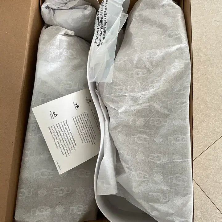 [BUNJANG] UGG Mary Jane Chestnut US6 New / 미국 어그 메리제인 새상품 230