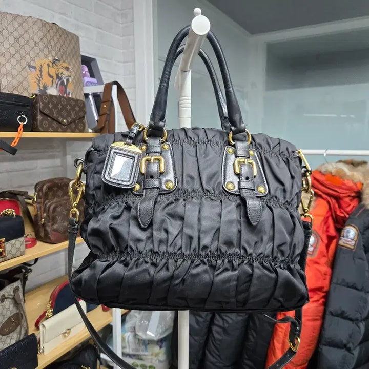 [BUNJANG] Prada Gaufre Shoulder Bag / [특가][정품] 프라다 고프레 숄더백