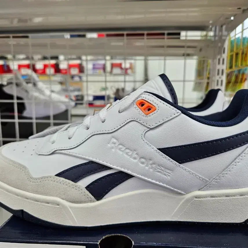 [BUNJANG] Reebok Sneakers 270 / 리복 스니커즈 270 입니다