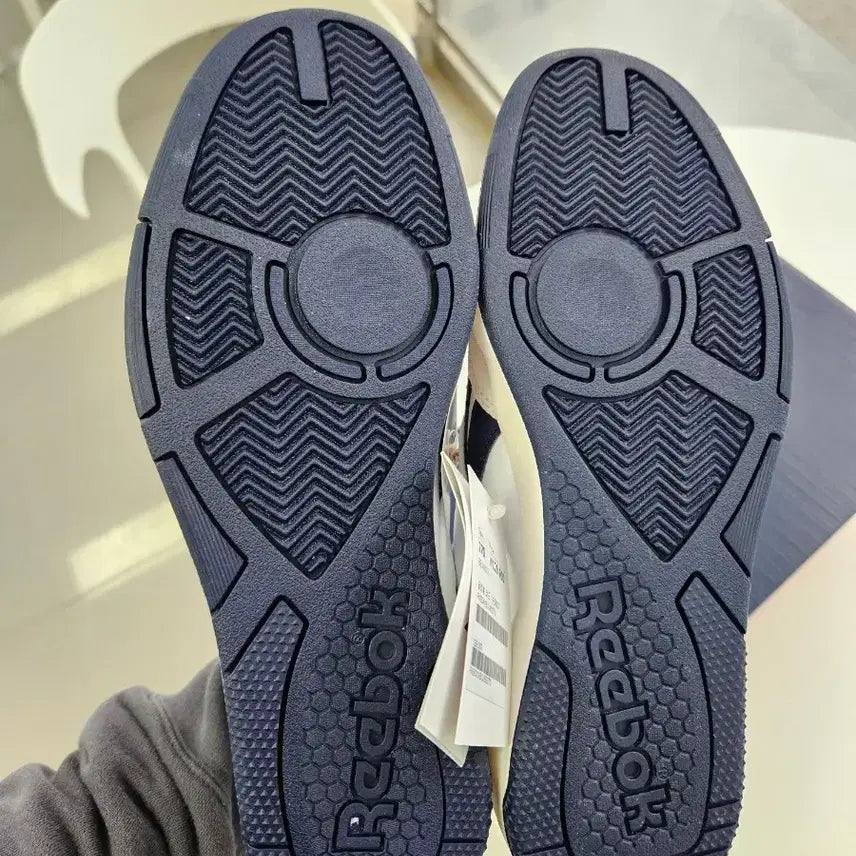 [BUNJANG] Reebok Sneakers 270 / 리복 스니커즈 270 입니다