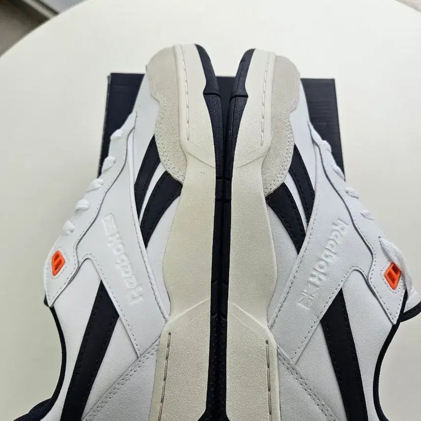 [BUNJANG] Reebok Sneakers 270 / 리복 스니커즈 270 입니다