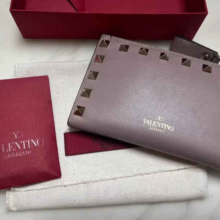 [BUNJANG] Valentino Rockstud Bifold Wallet / 발렌티노 락스터드 반지갑