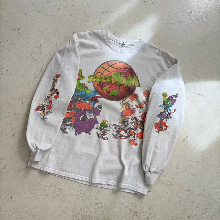 [SOLD OUT] 루니툰즈 스페이스 잼 오피셜 빈티지 롱슬리브 M