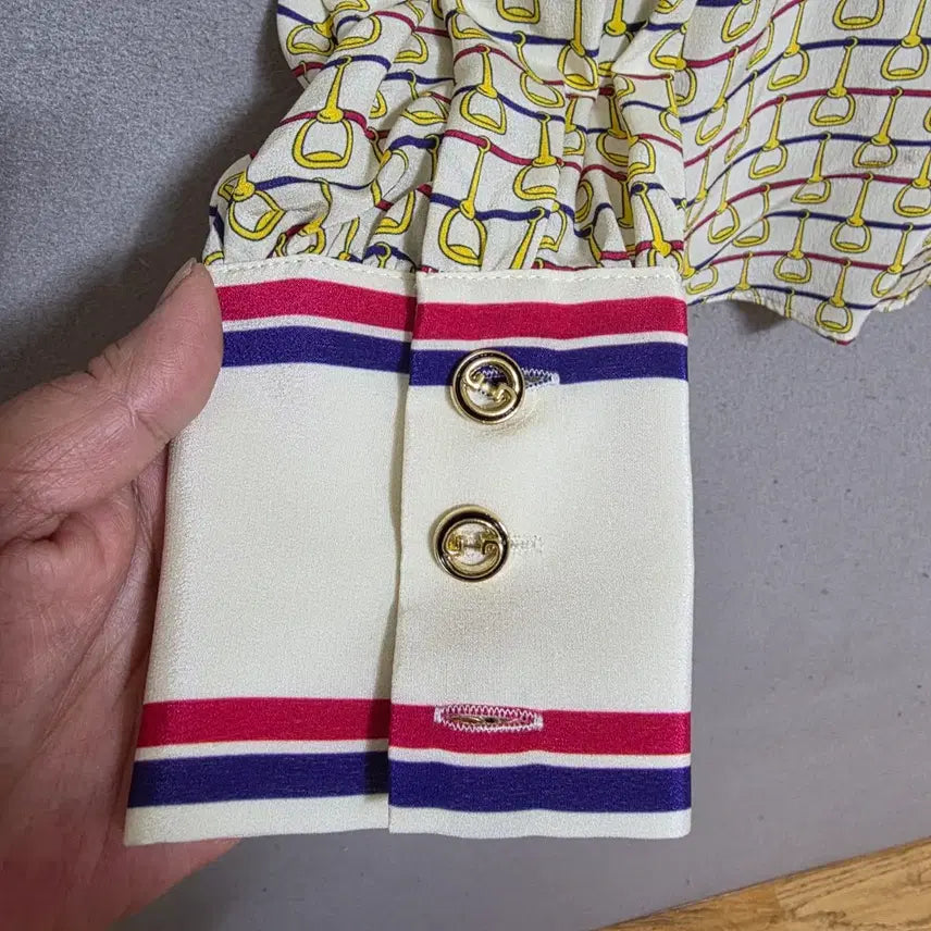 [BUNJANG] Silk Blouse S / s하루특가s25  고급스런 무늬 실크 블라우스 S   n2658