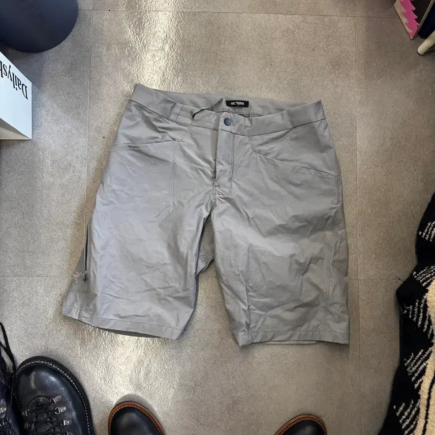 [BUNJANG] Arc'teryx Shorts 34 / 아크테릭스 반바지 컨실 쇼츠 34