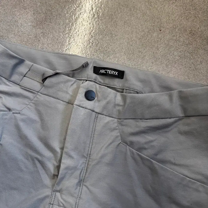 [BUNJANG] Arc'teryx Shorts 34 / 아크테릭스 반바지 컨실 쇼츠 34