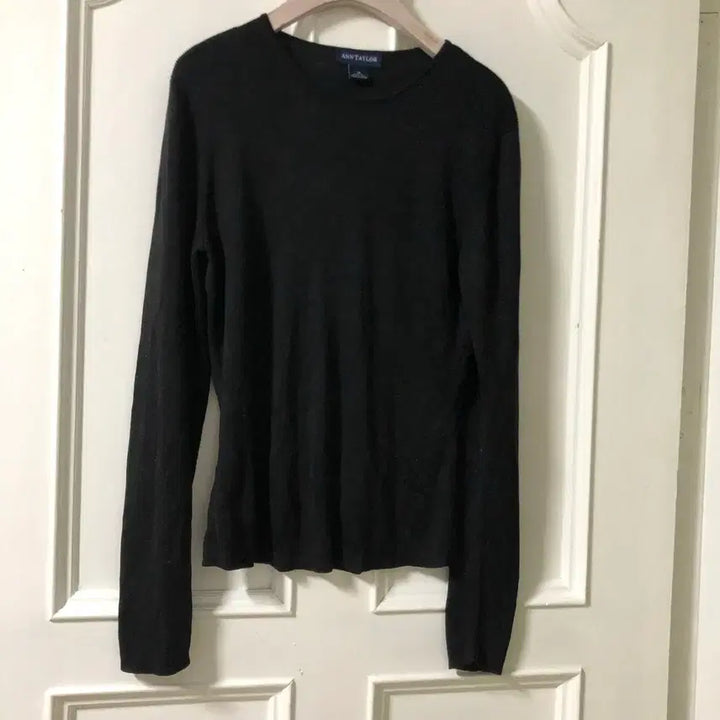 [BUNJANG] Ann Taylor Silk 100% Black Knit Top / 앤테일러 실크100% 고급 럭셔리 블랙 이너 니트 올드머니룩 여자 여성
