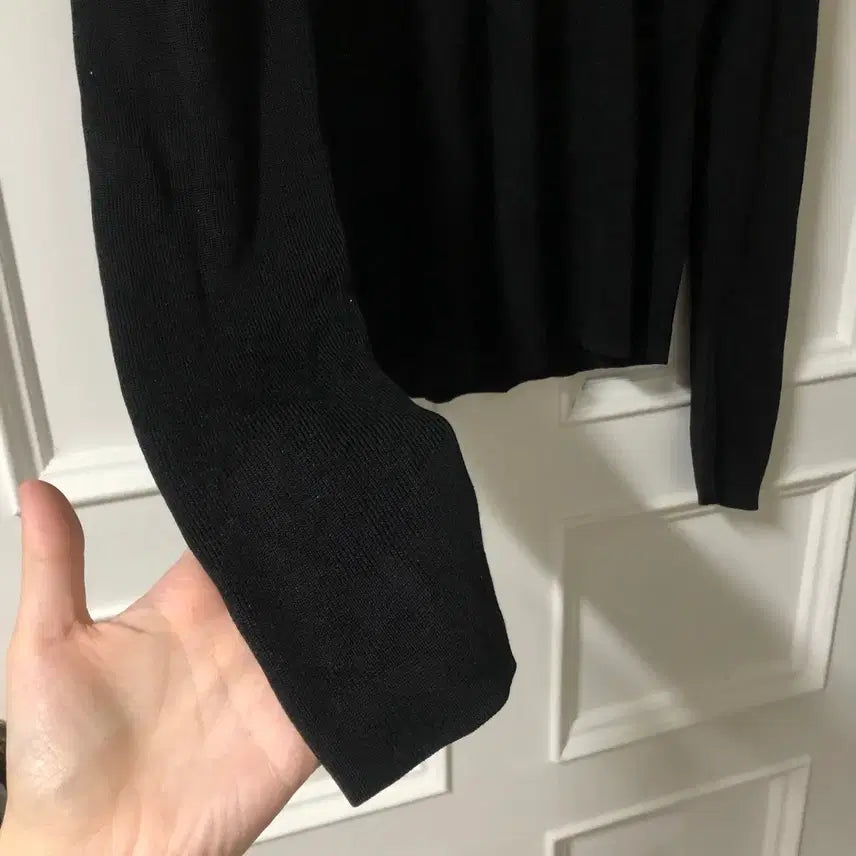 [BUNJANG] Ann Taylor Silk 100% Black Knit Top / 앤테일러 실크100% 고급 럭셔리 블랙 이너 니트 올드머니룩 여자 여성