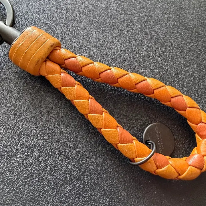 [BUNJANG] Bottega Veneta Keyring Brown/Black / 보테가 베네타 가죽 키링 브라운/블랙