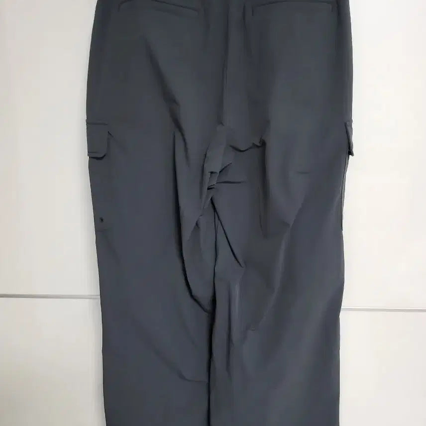 [BUNJANG] Discovery Charcoal Gray Cargo Pants / 디스커버리 그레이 카고 바지