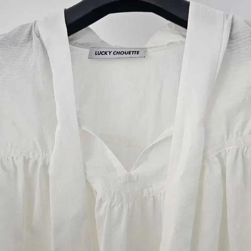 [BUNJANG] Lucky Chouette Blouse / 럭키슈에뜨 블라우스