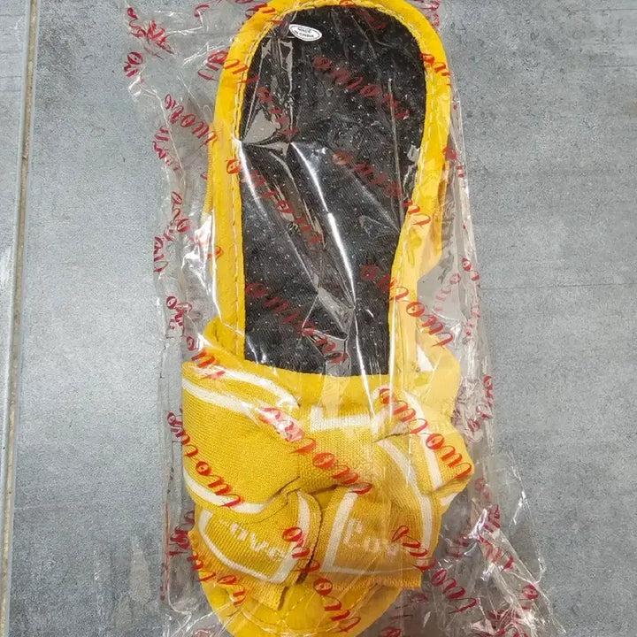 [BUNJANG] Red Houndstooth Check Slippers / 레드 하운즈투스 체크 털 슬리퍼