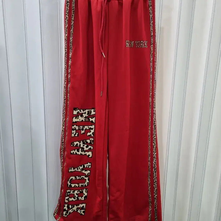 [BUNJANG] Unisex Red Training Pants / 레드 트레이닝 바지 남여공용