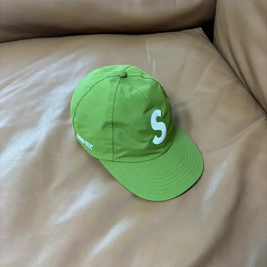 [SOLD OUT] 슈프림 S로고 6패널 볼캡 모자 고어텍스 올리브 그린