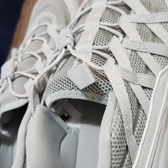 [BUNJANG] Fila Escape Sneakers / 훨라 에샤페 250