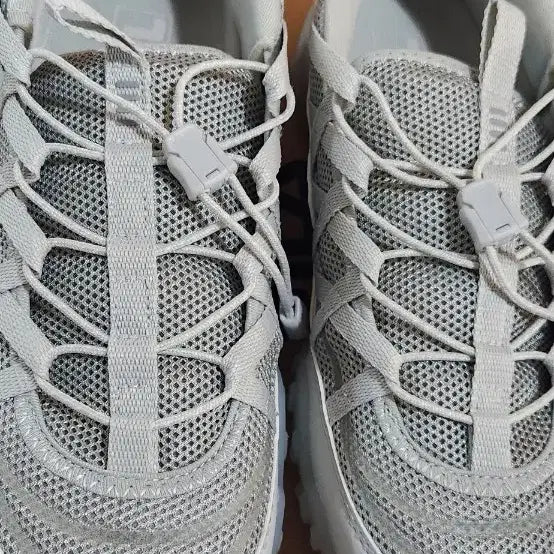 [BUNJANG] Fila Escape Sneakers / 훨라 에샤페 250