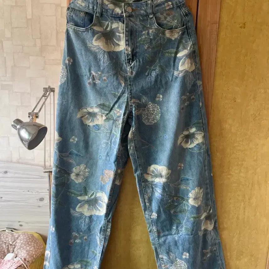 [BUNJANG] Flower Printing Denim Pants (S) / 플라워 프린팅 데님 팬츠 (S)