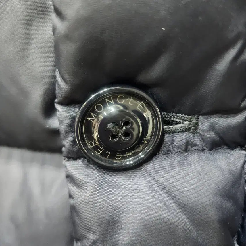 [BUNJANG] Moncler Cluny Navy Jacket / 몽클레어 클루니 7사이즈 네이비 퍼분실