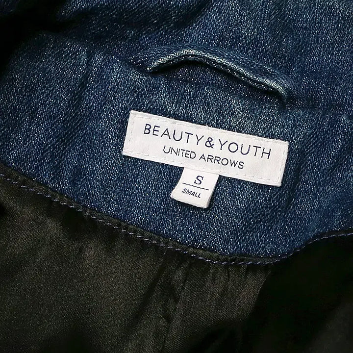 [SOLD OUT] 뷰티 앤 유스 [Beauty & Youth] 클래식 미드블루 데님 자켓