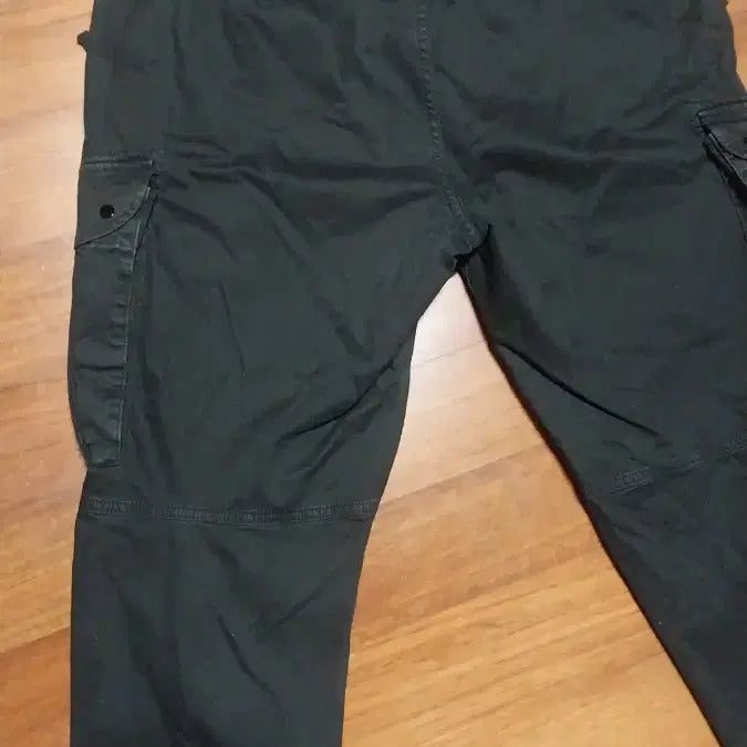 [BUNJANG] Stone Island Old Effect Cargo Pants (Black, Size 31) / (새상품)스톤아일랜드올드이펙트카고팬츠. 블랙 (31)