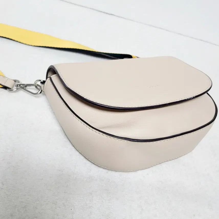 [BUNJANG] Esquire Crossbody Bag / 정품)에스콰이어 반달 크로스백