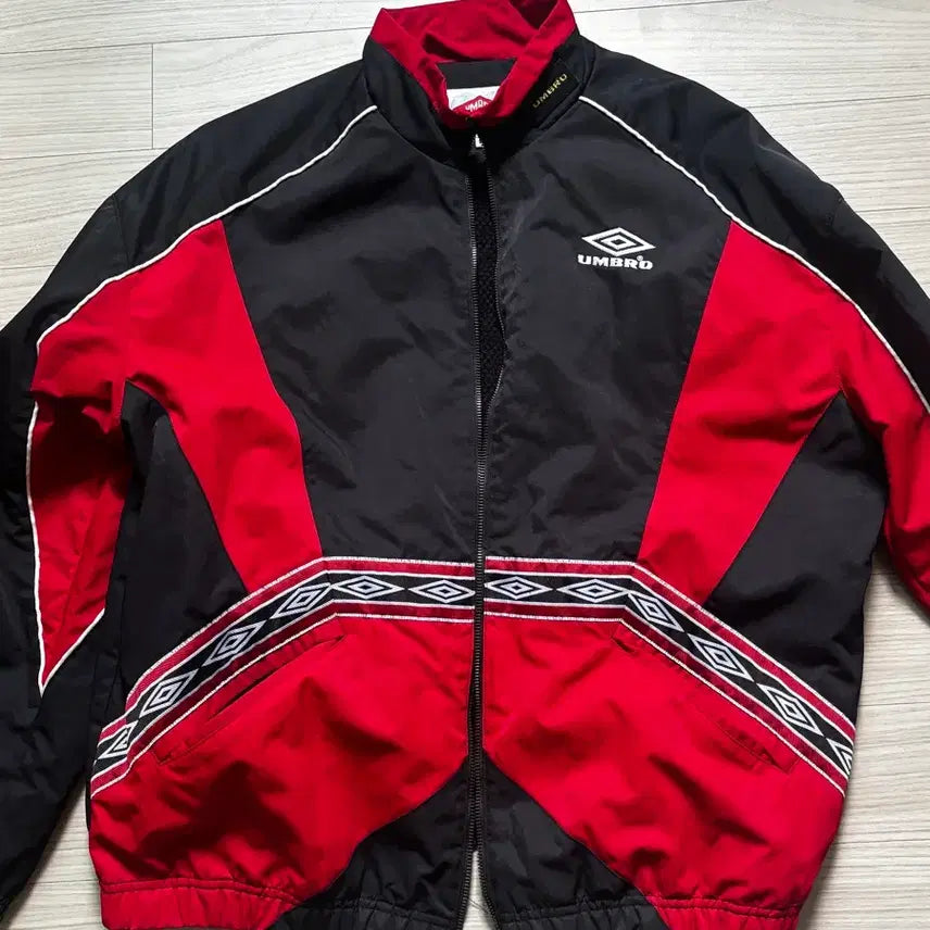 [BUNJANG] Umbro Heritage Windbreaker Jacket / 엄브로 헤리티지 바람막이