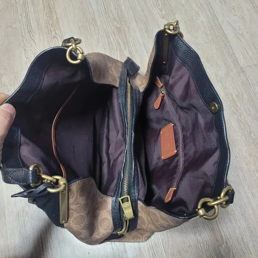 [BUNJANG] Coach Signature Leather Two-Way Shoulder Bag / 코치 정품 레더 시그니처 투웨이 숄더백