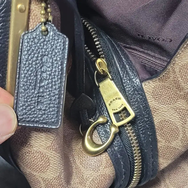 [BUNJANG] Coach Signature Leather Two-Way Shoulder Bag / 코치 정품 레더 시그니처 투웨이 숄더백