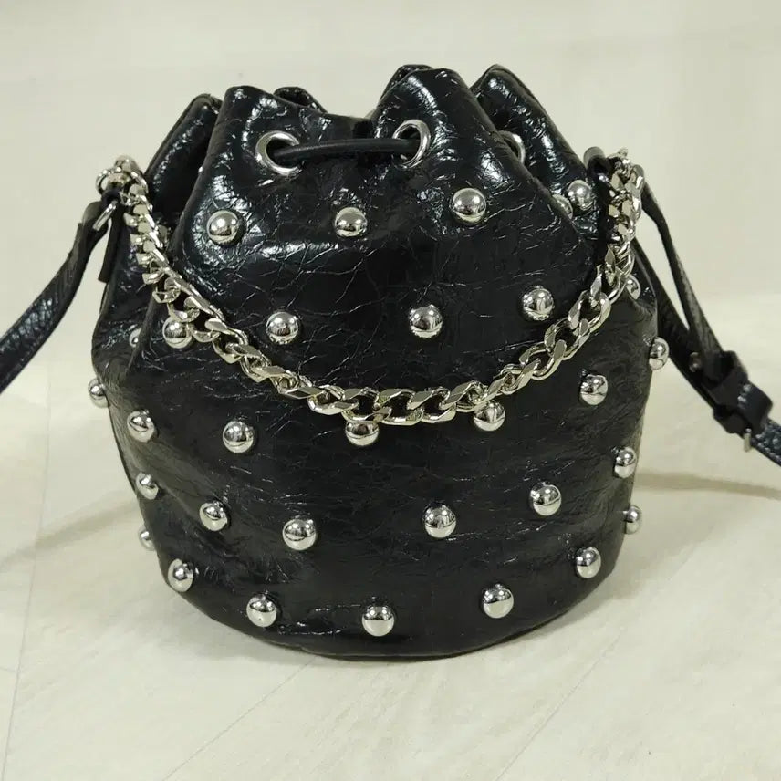 [BUNJANG] WE11DONE Studded Dumpling Bucket Bag - Black / 웰던 WE11DONE 스터드 만두 버킷백 블랙