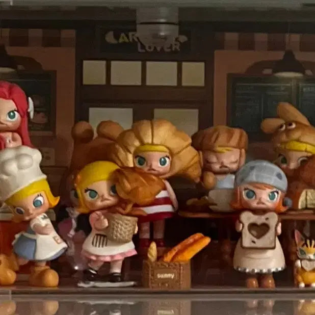 [BUNJANG] Pop Mart Bakery Girl Series Full Set with Display Case / 팝마트 빵순이시리즈 풀세트 (전용장식장 포함)