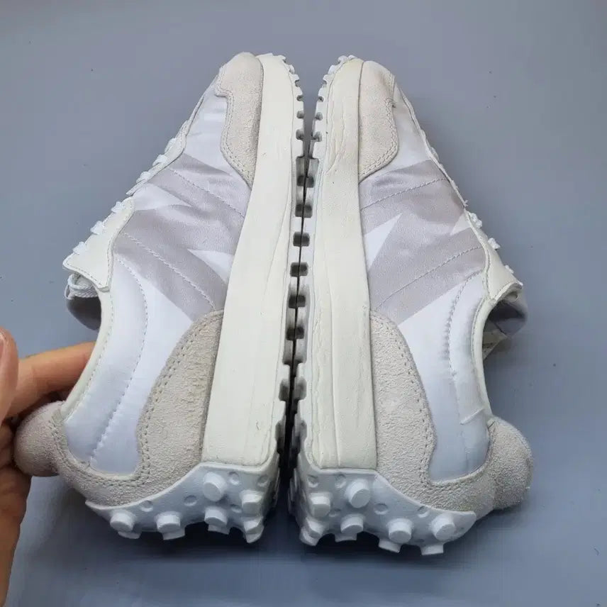 [BUNJANG] New Balance 327 White Sneakers 255 / 뉴발란스 327 화이트 운동화 255