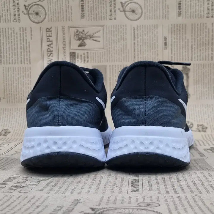 [BUNJANG] Nike Revolution 5 Women's Sneakers 235 / 나이키 레볼루션5 여성운동화235