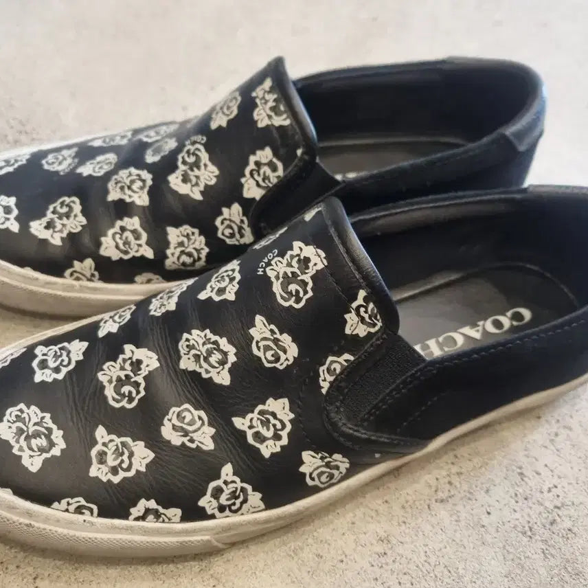 [BUNJANG] 코치 플라워 프린트 슬립온 블랙 / 코치 플라워 프린트 슬립온 블랙