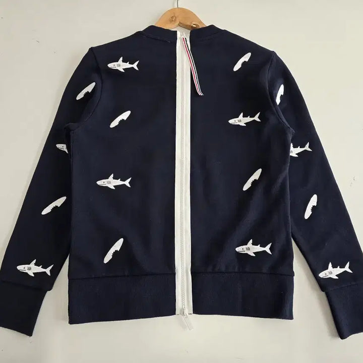 [BUNJANG] Thom Browne Shark Zip Up Sweatshirt Navy 0 / 톰브라운 샤크 지퍼 맨투맨 네이비 0
