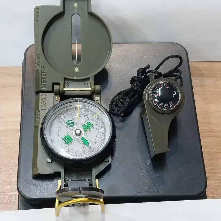 [BUNJANG] Military Compass & Whistle Set / 군용 나침반 세트 (콤파스/호루라기)