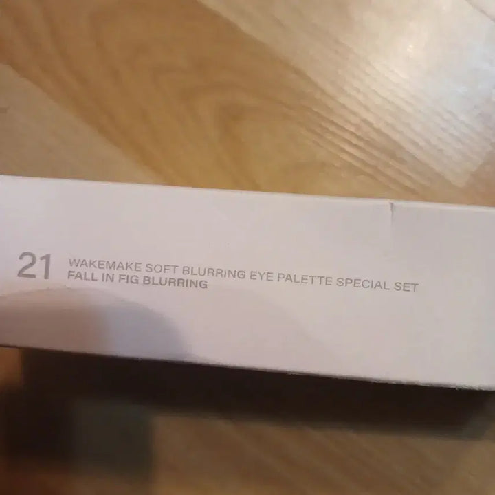 [BUNJANG] WAKE MAKE Fall in Fig Blurring Eyeshadow Palette + Mini Lipstick / 무료배송)웨이크메이크 아이팔레트 폴인피그블러링 미니립스틱무료드립니다