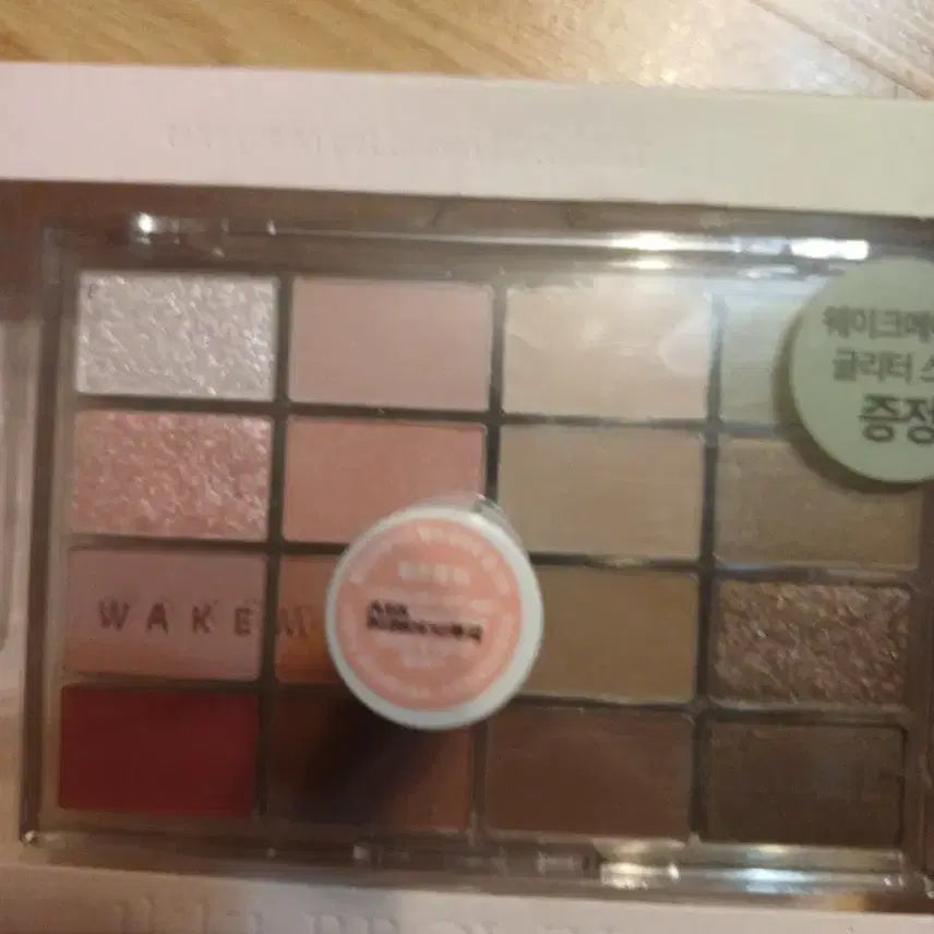 [BUNJANG] WAKE MAKE Fall in Fig Blurring Eyeshadow Palette + Mini Lipstick / 무료배송)웨이크메이크 아이팔레트 폴인피그블러링 미니립스틱무료드립니다