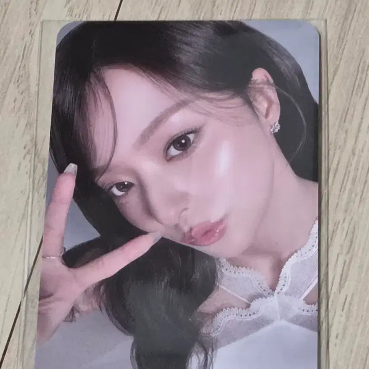 [BUNJANG] fromis_9 Lee Nagyung Doctor G Photocard / 프로미스나인 이나경 닥터지 포카