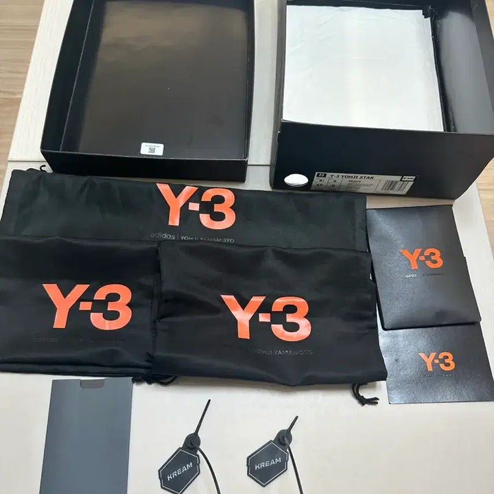 [BUNJANG] Y-3 Yohi Star White and Black Sneakers / 275 Y-3 요지스타 흰검