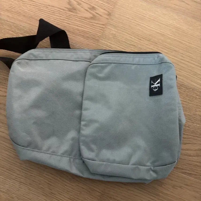 [BUNJANG] Calvin Klein Crossbody Bag / 캘빈클라인 가방