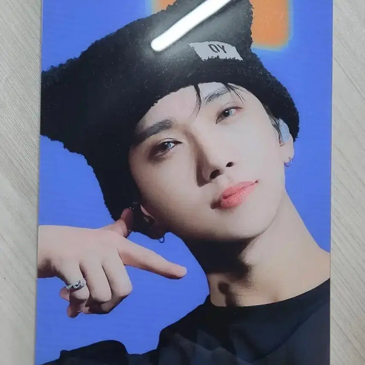 [BUNJANG] SEVENTEEN Joshua A4 Acrylic Frame (SHU Exhibition) / A4 크기 조슈아 액자 1.0 (SHU)