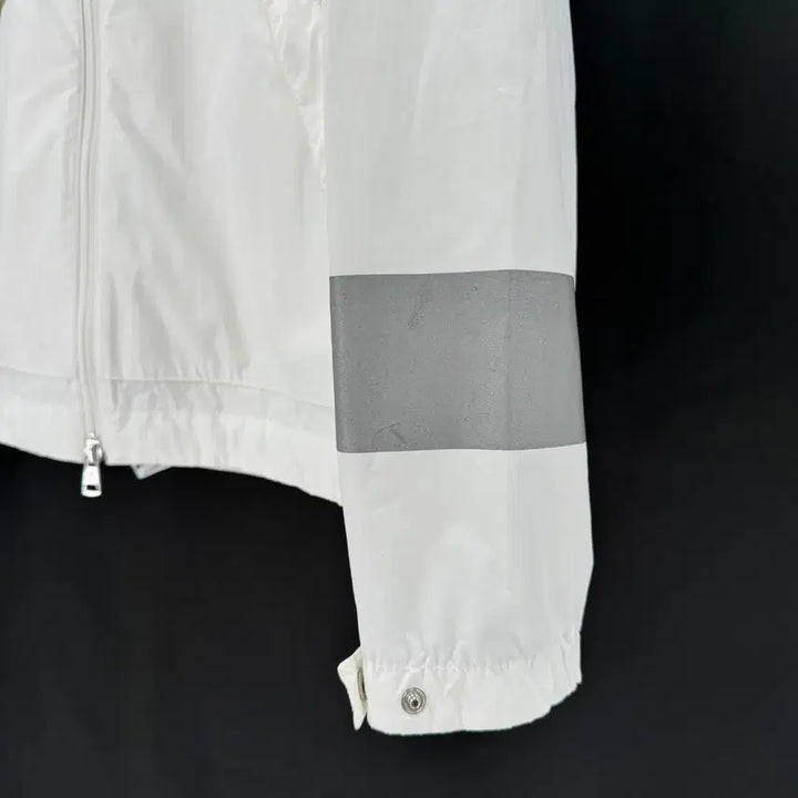 [BUNJANG] Moncler Big Logo Windbreaker Hooded Jacket - White / [2사이즈] 몽클레어 빅로고 바람막이 후드 자켓 화이트
