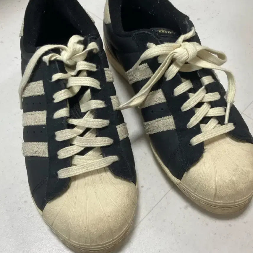 [BUNJANG] 아디다스 슈퍼스타 82 블랙 화이트 / 아디다스 슈퍼스타 82 블랙 화이트