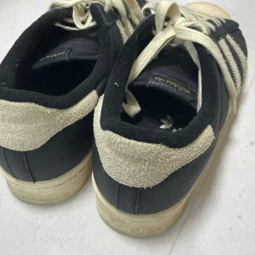 [BUNJANG] 아디다스 슈퍼스타 82 블랙 화이트 / 아디다스 슈퍼스타 82 블랙 화이트