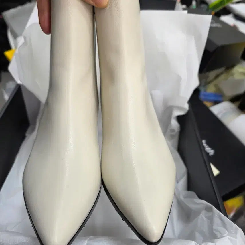 [BUNJANG] Elizabeth Amelia Ivory Leather Ankle Boots / 아이보리 가죽앵클 부츠