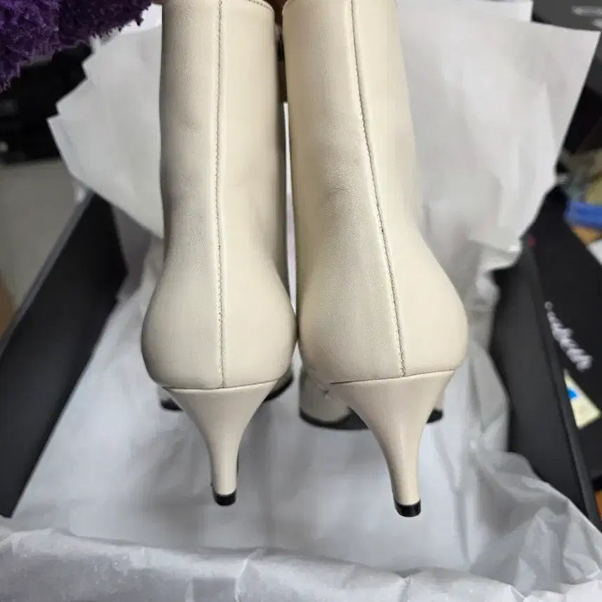 [BUNJANG] Elizabeth Amelia Ivory Leather Ankle Boots / 아이보리 가죽앵클 부츠