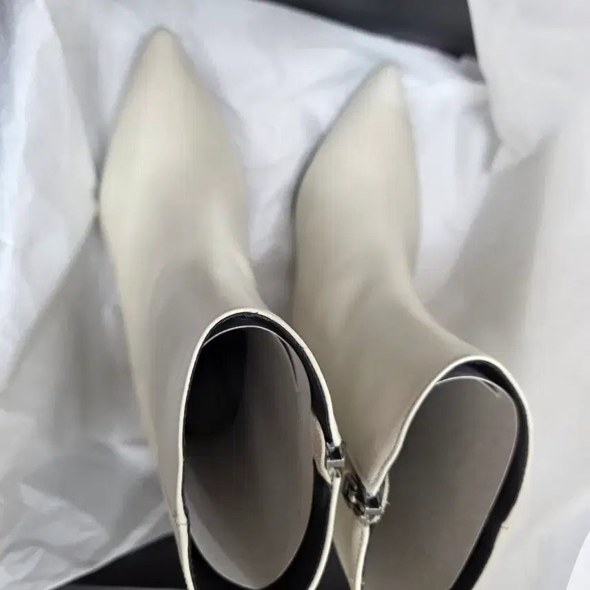 [BUNJANG] Elizabeth Amelia Ivory Leather Ankle Boots / 아이보리 가죽앵클 부츠