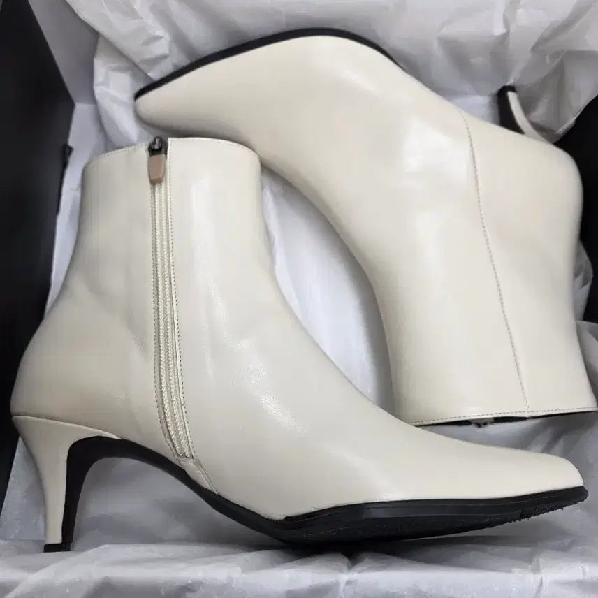 [BUNJANG] Elizabeth Amelia Ivory Leather Ankle Boots / 아이보리 가죽앵클 부츠